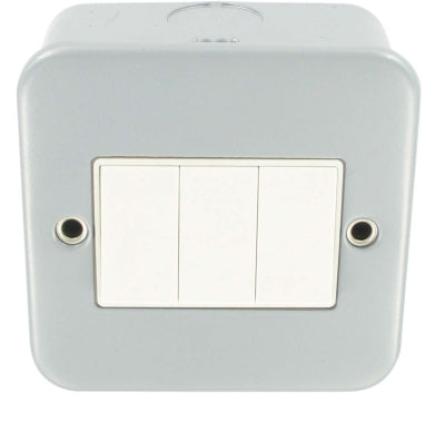 Deligo Metal Clad Switch 10A 3 Gang - MCR23