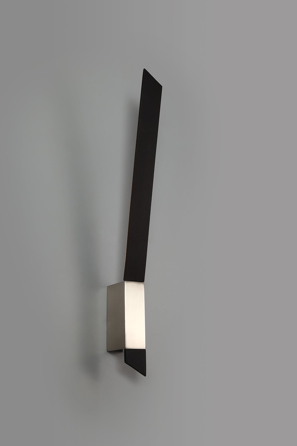 Turnbull Wall Lamp, 1 x 8W LED, 3000K, 560lm, Sand Black/Satin Nickel, 3yrs Warranty